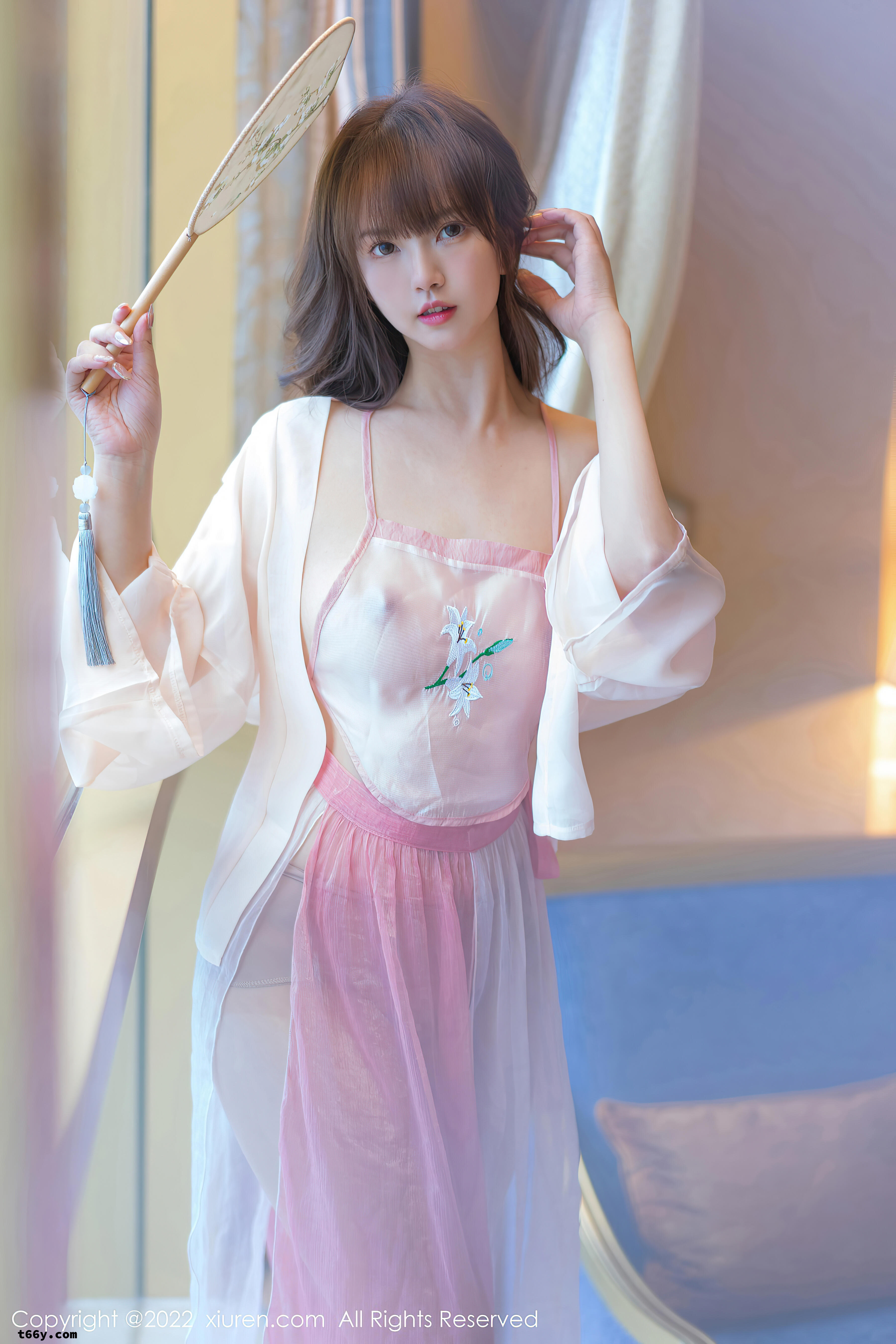 张思允Nice古装粉红肚兜写真[47P]